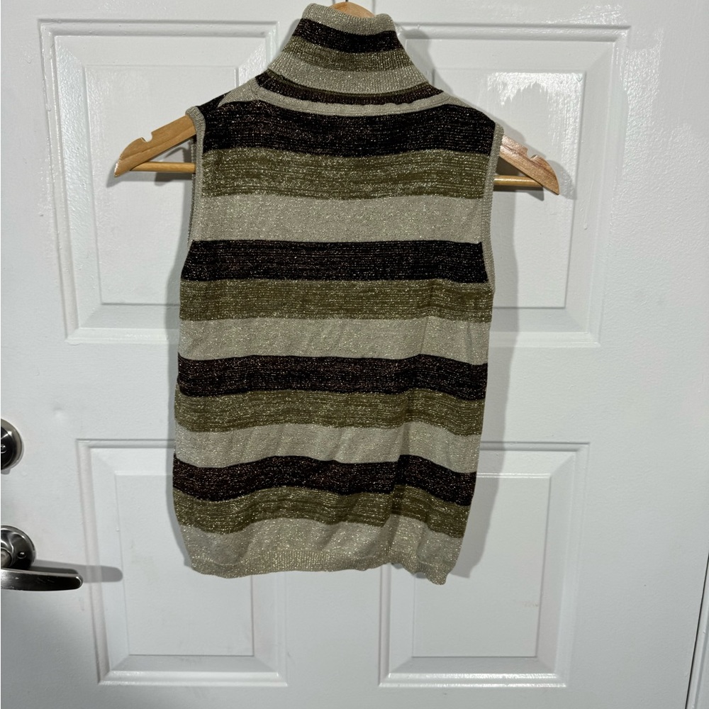 Joseph A. Turtle Neck Tank - Gently Worn Elegance in Women's Small (85% Silk) - Picture 2 of 3